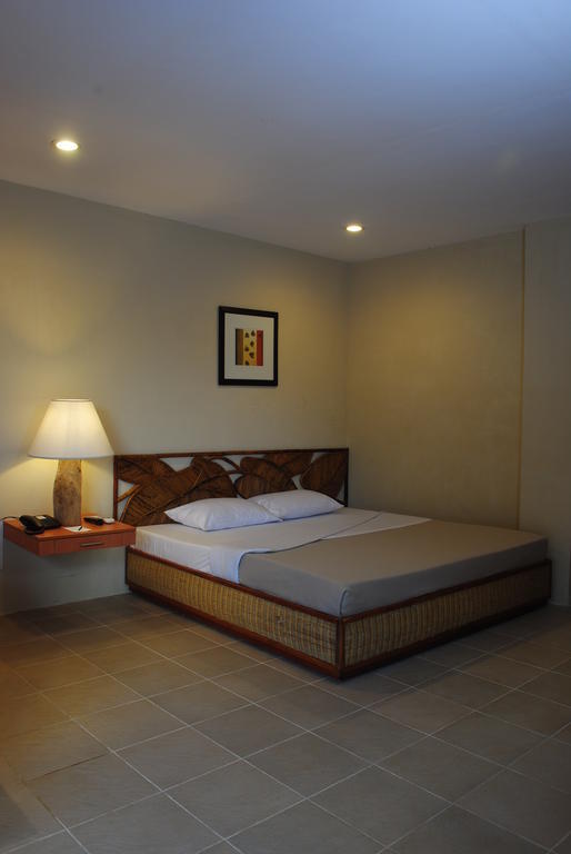 Almont Beach Resort Surigao Chambre photo